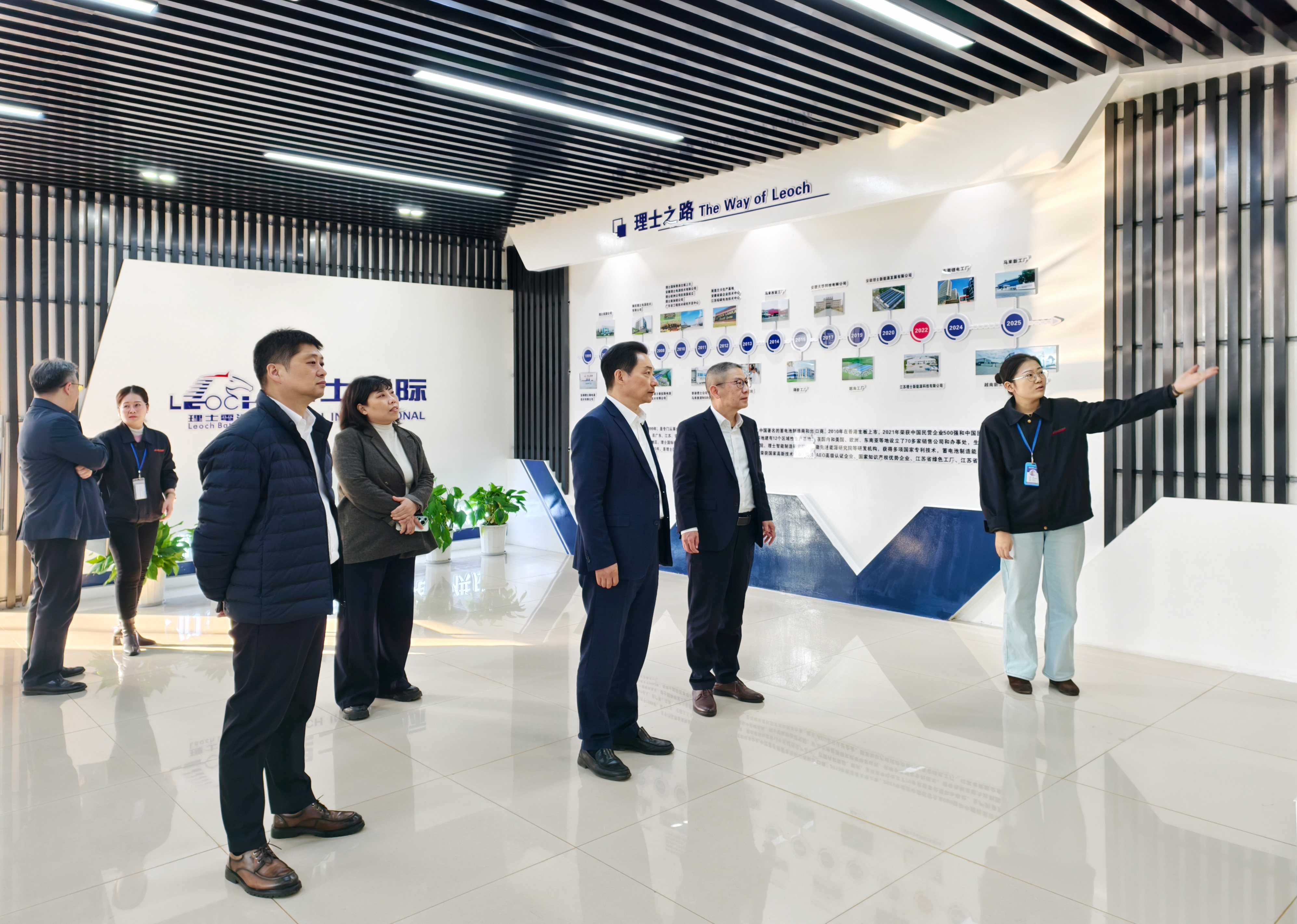 11月12日,淮安市工信局副局长朱爱民一行莅临江苏理士新能源,专题调研企业在新材料产业的发展情况。金湖县工信局局长李超东陪同,行政人事部总经理热情接待。.jpg 11月12日,淮安市工信局副局长朱爱民一行莅临江苏理士新能源,专题调研企业在新材料产业的发展情况。金湖县工信局局长李超东陪同,行政人事部总经理热情接待。.jpg